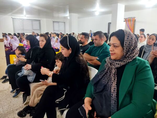 جشن فرشته‌ها در دبستان هدایت بابلسر
