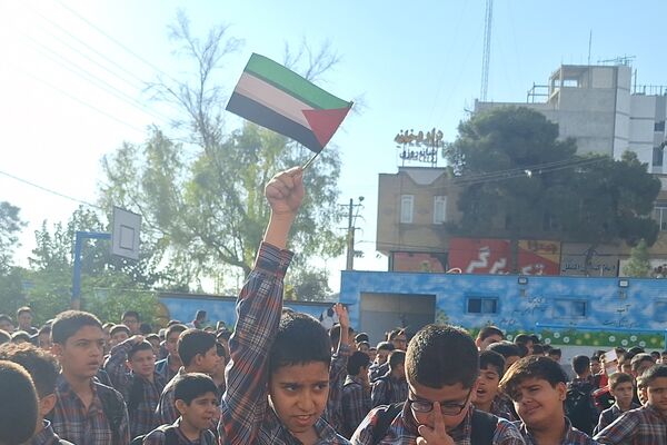 دانش آموزان شیرازی جنایات اسرائیل را محکوم کردند