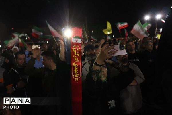  تقدیر از نخبگان آینده‌ساز اسلامشهر، در حاشیه تجمعات شبانه