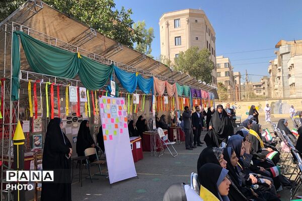 آیین نواختن زنگ جوانه ها در مدرسه شاهد نجمه ناحیه دو شهرری 