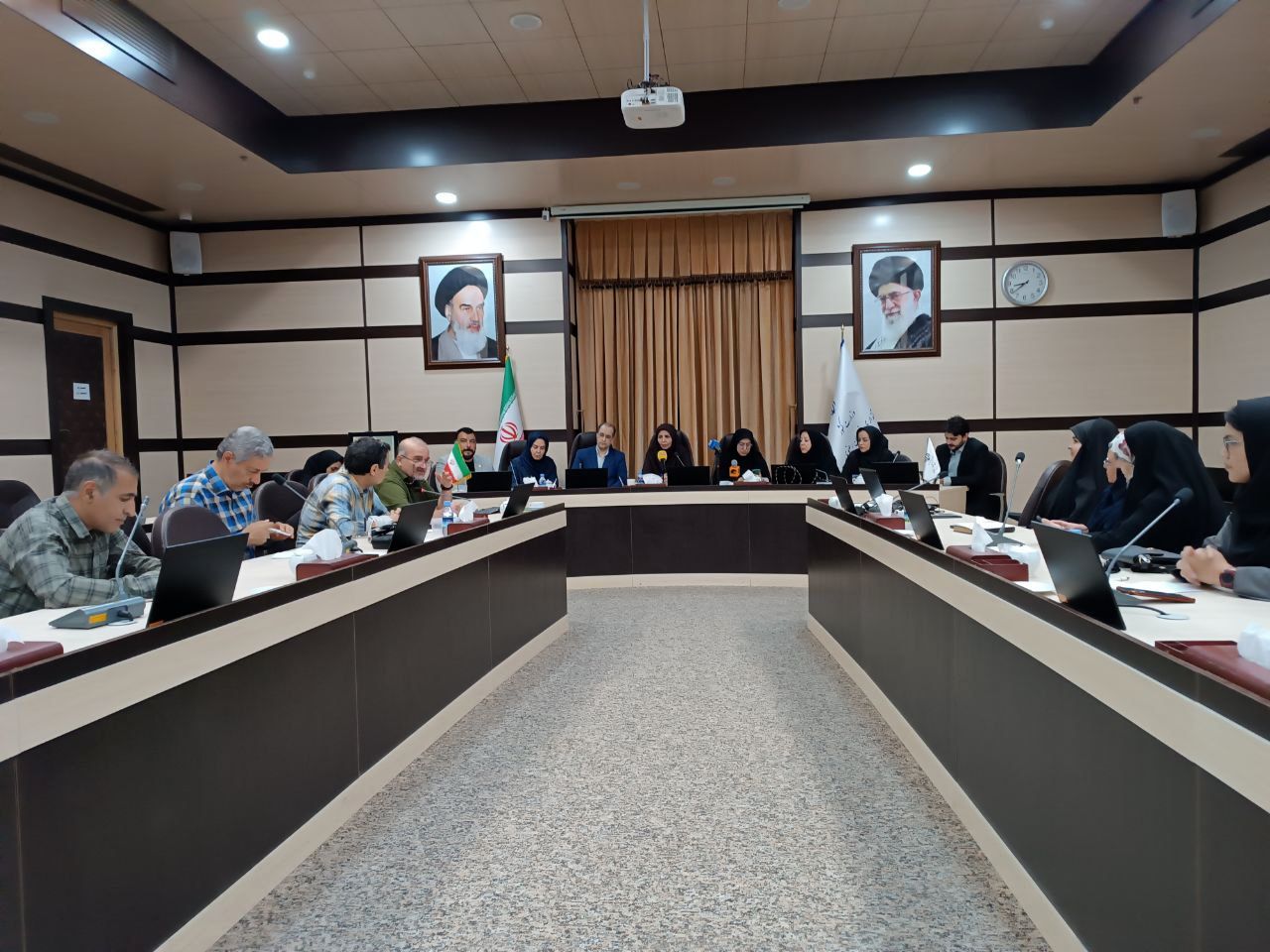 پیشران‌های توسعه؛ همایش ملی بانوان کارآفرین در مشهد کلید خورد