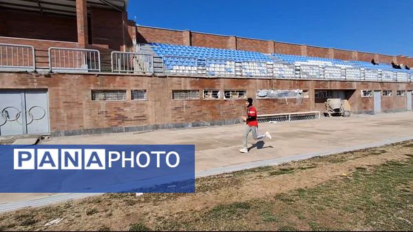 رقابت‌های دو و میدانی دختران متوسطه اول در سالن عالیپور کوهدشت 