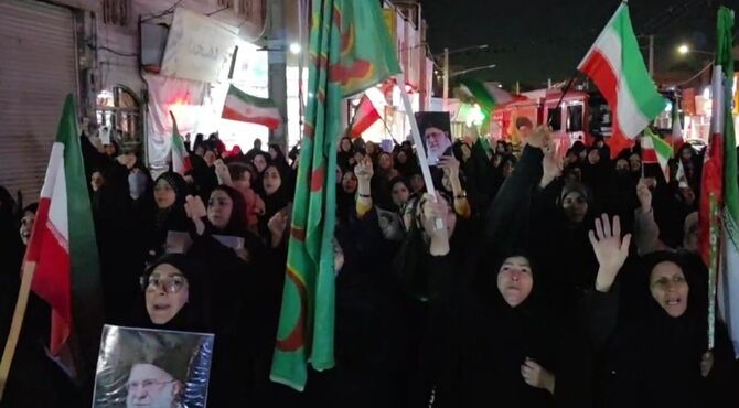 راهپیمایی مردم فردیس در تجدید بیعت با رهبر جدید انقلاب