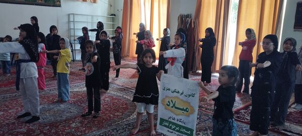 کلاس‌های تابستانه در کانون فرهنگی و هنری میلاد 