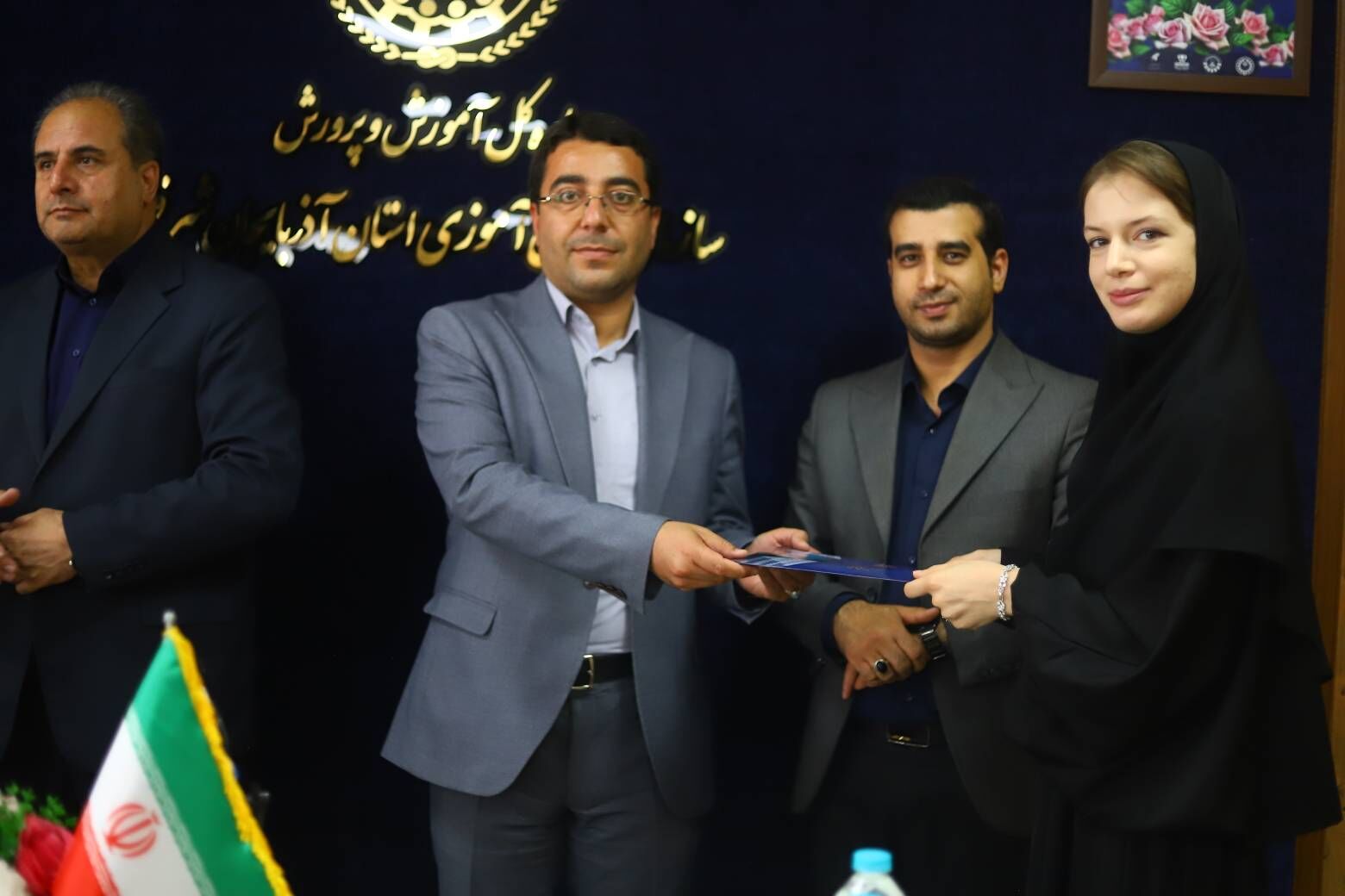 تجلیل از دانش‌آموز خبرنگاران پانا در آیین گرامیداشت روز خبرنگار