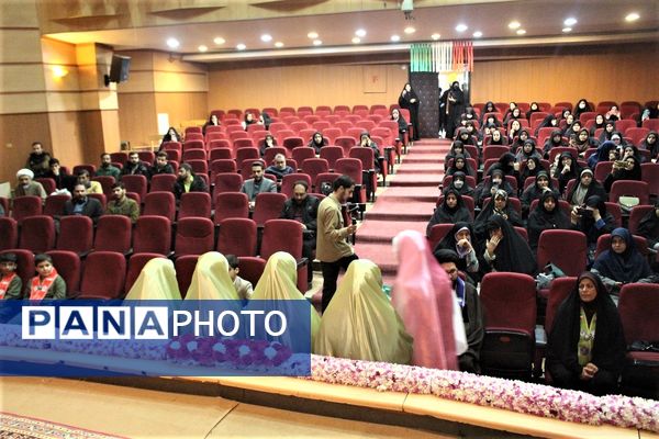 آیین افتتاحیه دوره تربیت مربی کاردان سازمان دانش‌آموزی استان قم