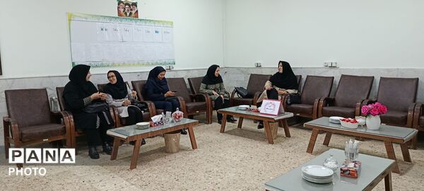 دبیرستان فاطمه‌الزهرا میزبان آیین خاطره‌سازان