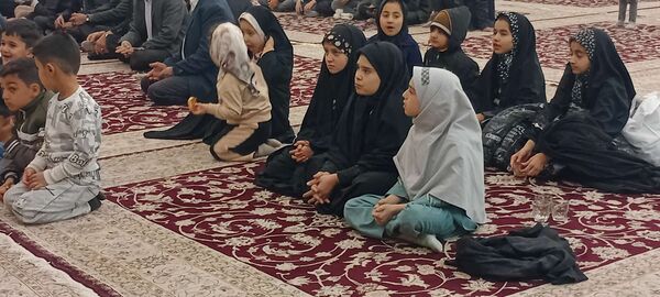 حضور پر رنگ کودکان روستای نقاب در جشن ولادت بانوی دو عالم