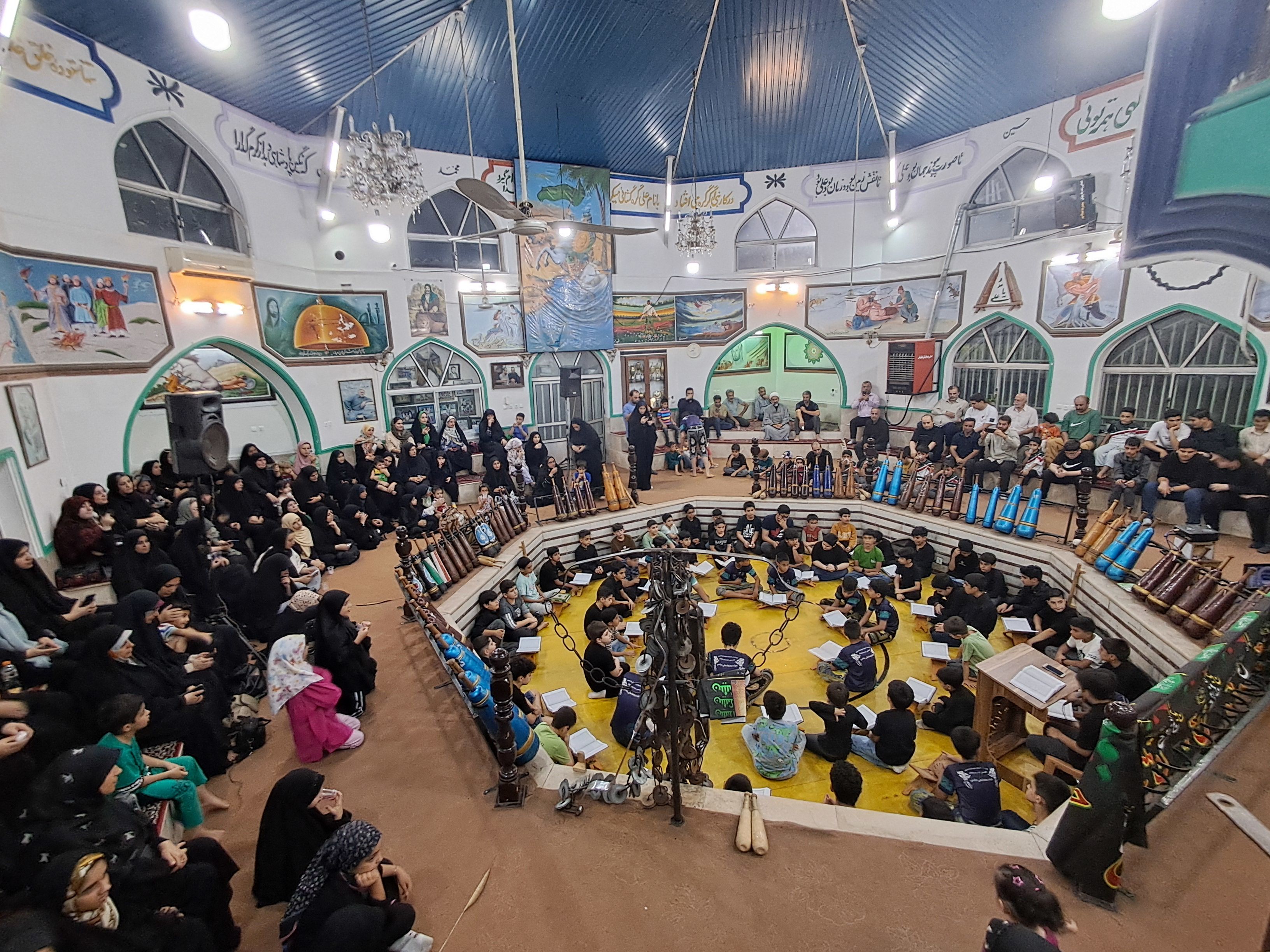 محفل انس با قرآن کریم در زورخانه باب‌الحوائج قائمشهر