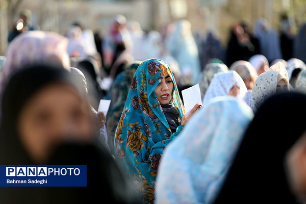 نماز عید فطر - امامزاده پنج تن لویزان