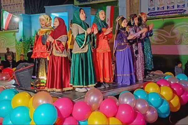 جشن خیابانی و هئیت هفتگی دختران دبیرستان شهید رستمرودی به مناسبت ولادت حضرت رقیه(س) 