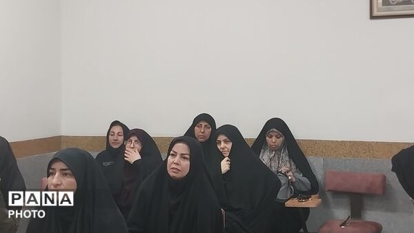 کارگاه آموزشی خودشناسی در دبیرستان آرمینه مصلی‌نژاد