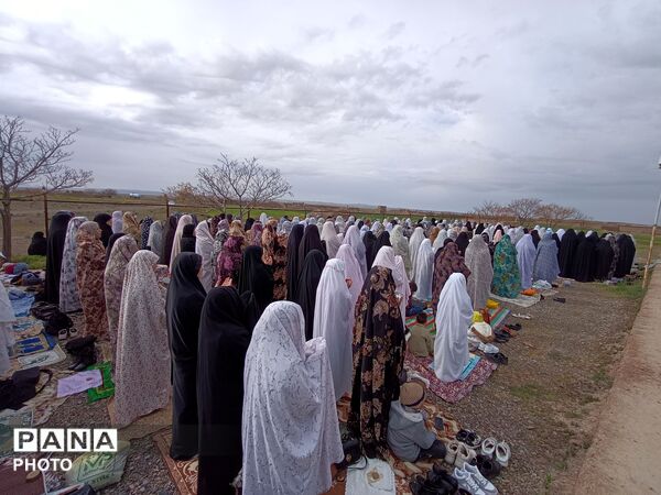 اقامه نماز بندگی در مسجد جامع تاریخی شهر رشتخوار