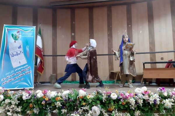 داوری آثار تئاتر درسی در ناحیه سه شیراز 