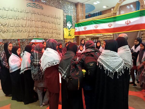طرح سفیران عشق در گلزار شهدای شهرستان قدس
