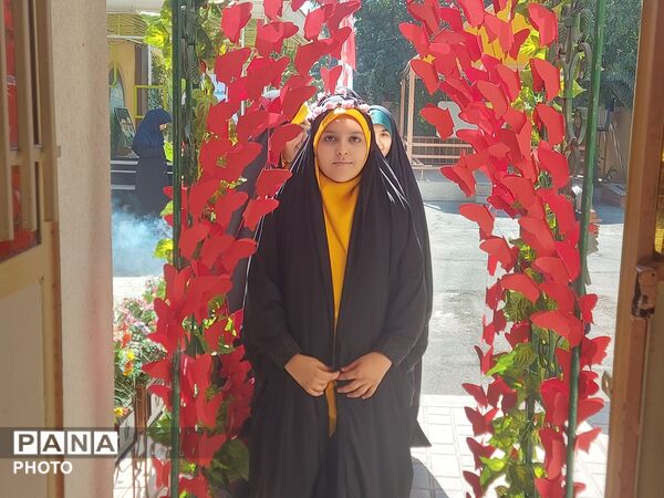 جشن جوانه‌ها در مدرسه شاهد مشکوة نور با حضور دانش‌آموزان پیشتاز