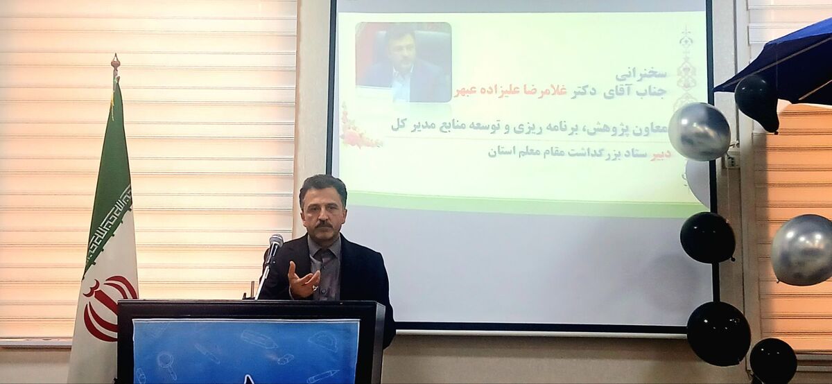 معلمان با جلب اعتماد اولیا، نقش محوری در تربیت دانش‌آموزان دارند