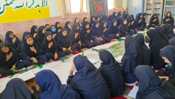 گرامیداشت مقام والای حضرت زهرا (س) در دبیرستان آسیه رضوان