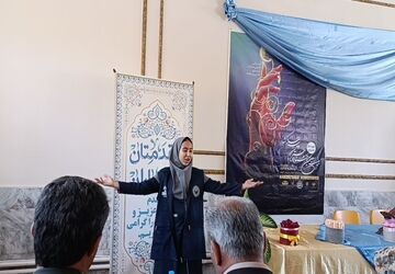 شاهنامه خوانی خبرنگار پانا در بیست وهفتمین جشنواره خیرین مدرسه ساز کشور