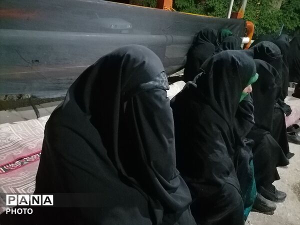 حضور خودجوش  مردم شهر بار در سومین شب ماه محرم  در حسینیه شهدای شهر بار 
