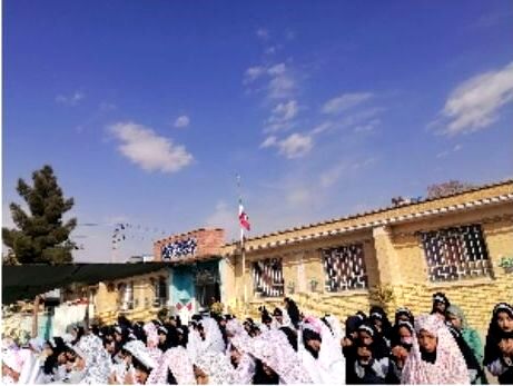 اقامه نماز باران  در دبستان ناهید نخودی 