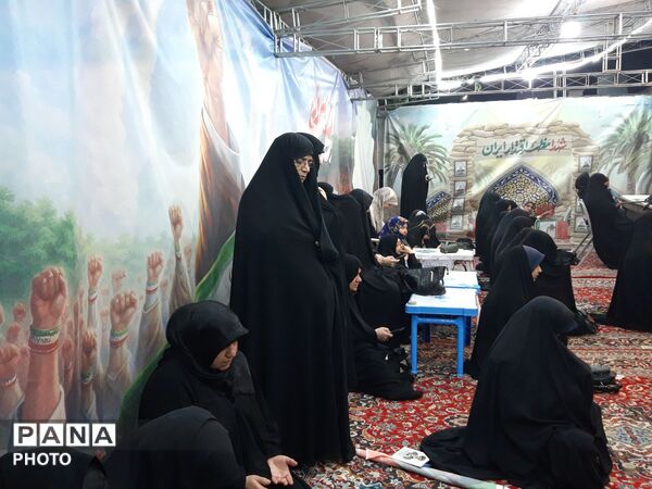 اقامه نماز استغاثه به امام زمان (عج) در موکب حماسه مقاومت دانش آموز 