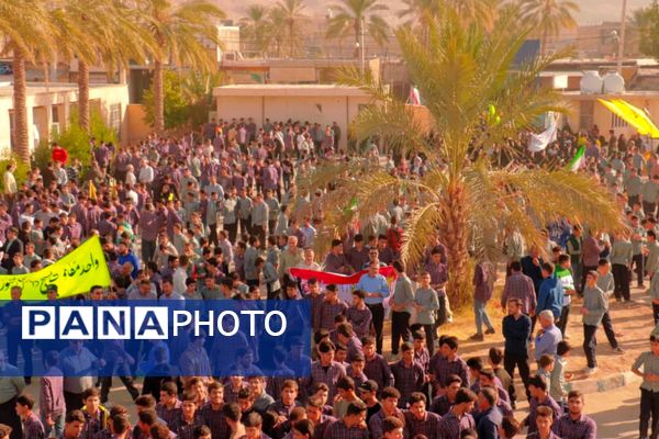 فراشبند صحنه هم‌صدایی مردم و دانش‌آموزان در روز ملی مبارزه با استکبار جهانی 