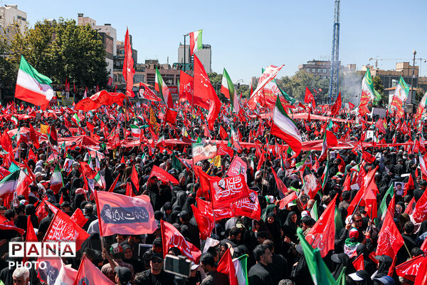 تشییع پیکر رهبر شهید انقلاب در مشهد مقدس-۲