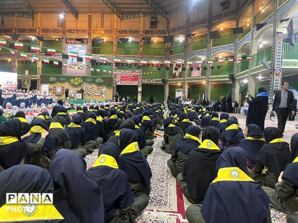 جلوه‌‌ای دیدنی از شور دانش‌‌آموزان در برنامه سالروز تاسیس سازمان دانش آموزی در یزد