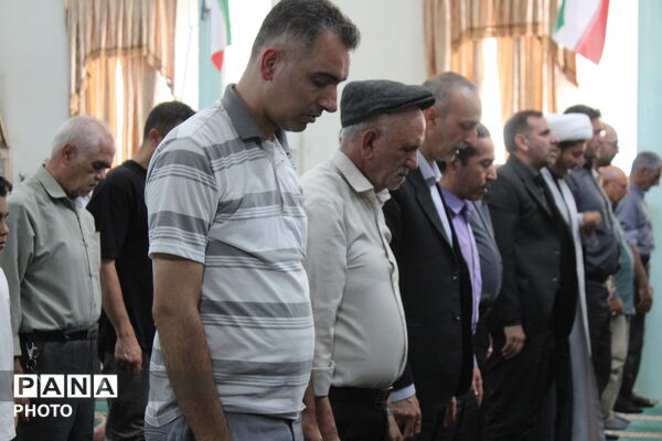 نماز جماعت به امامت امام جمعه در مسجد صاحب‌الزمان آشخانه
