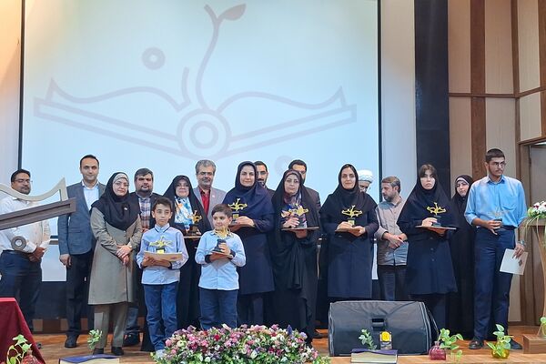 تجلیل از برگزیدگان جشنواره بزرگ جوانه در مجتمع آموزشی و فرهنگی علوم پزشکی شیراز 