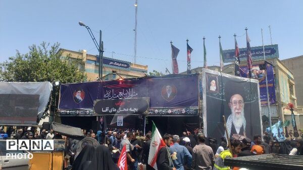 وداع پرشور و تاریخی امت با پیکر پاک رهبر شهید در میدان انقلاب تهران