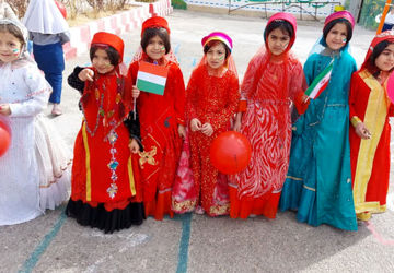 جشن انقلاب تماشایی