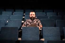 از تئاتر دانش‌آموزی تا صحنه حرفه‌ای