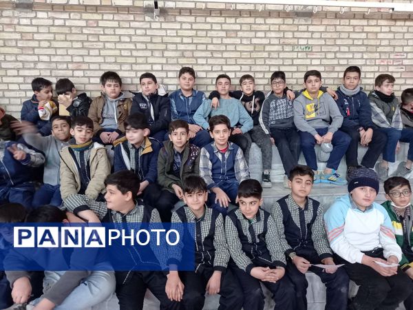 مسابقات دارت در دبستان پسرانه غدیر شهرستان شیروان