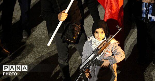 خروش شبانه کرمانشاه در عشق به ایران