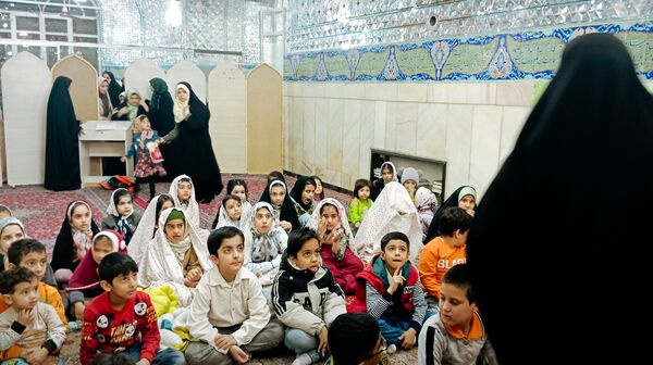 اجرای برنامه شاد برای کودکان در شهرستان کاشمر 
