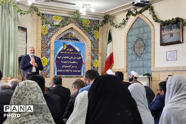 وزیر آموزش و پرورش میهمان دانش‌آموزان مدرسه شاهد دالکی