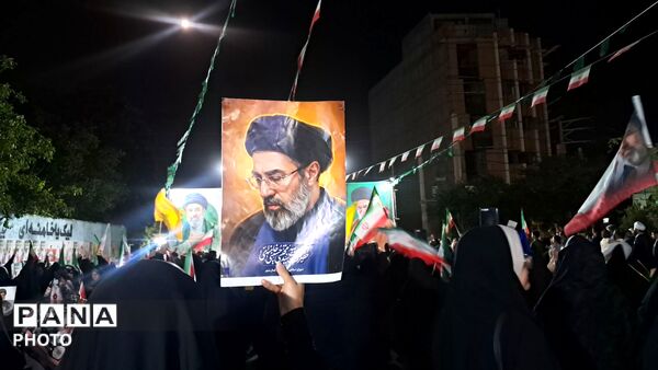 موج نودو سوم اجتماع مردمی در چهارباغ