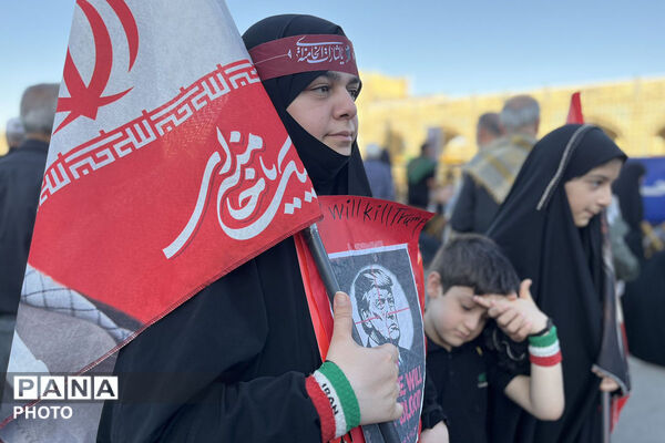 مشهد در سوگ؛ بدرقه باشکوه رهبر شهید انقلاب در جوار بارگاه رضوی