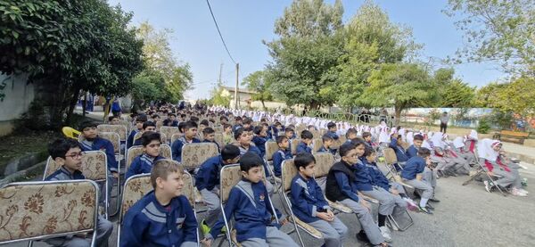 تماشاخانه سیار کانون پرورش فکری کودکان و نوجوانان میهمان کودکان محمودآبادی