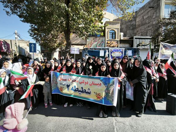 راهپیمایی 13 آبان با حضور حداکثری دانش آموزان در شهرستان نیشابور 