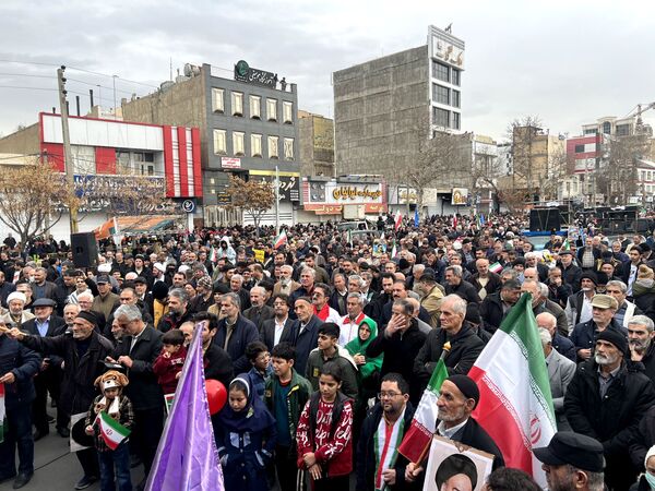 حضور پرشور مردم در راهپیمایی ۲۲ بهمن هشتگرد