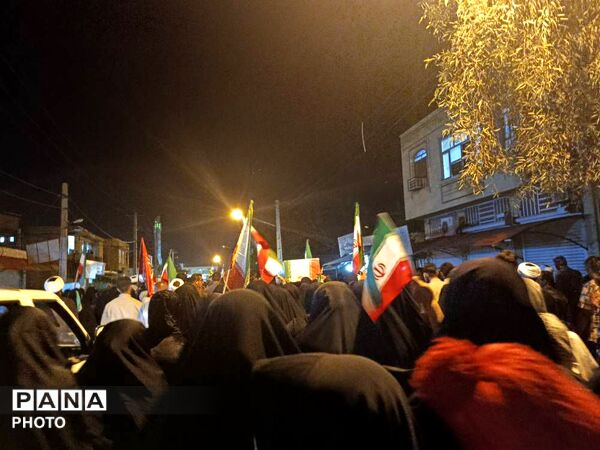 حضور پرشور مردم حاجی‌آباد در آیین‌ گرامیداشت شهدای انقلاب و دانش‌آموزان شجره طیبه