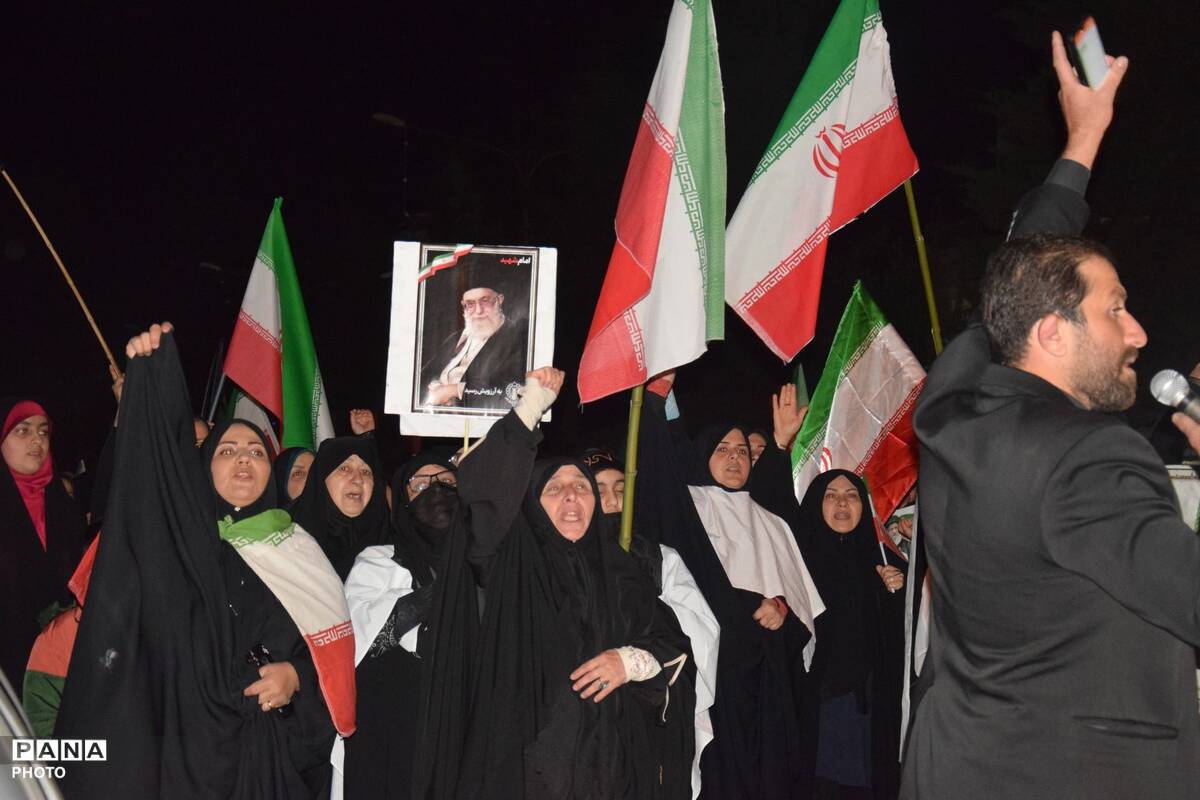 حضور طنین‌انداز مردم در خیابان‌ها در چهلم رهبر شهید انقلاب