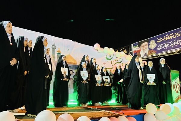 حضور دانش‌آموزان در ویژه برنامه ولادت حضرت معصومه(س)