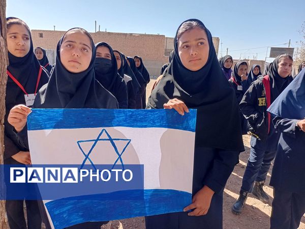 گرامیداشت سیزده آبان در دبیرستان مادرمهربان خلیل آباد