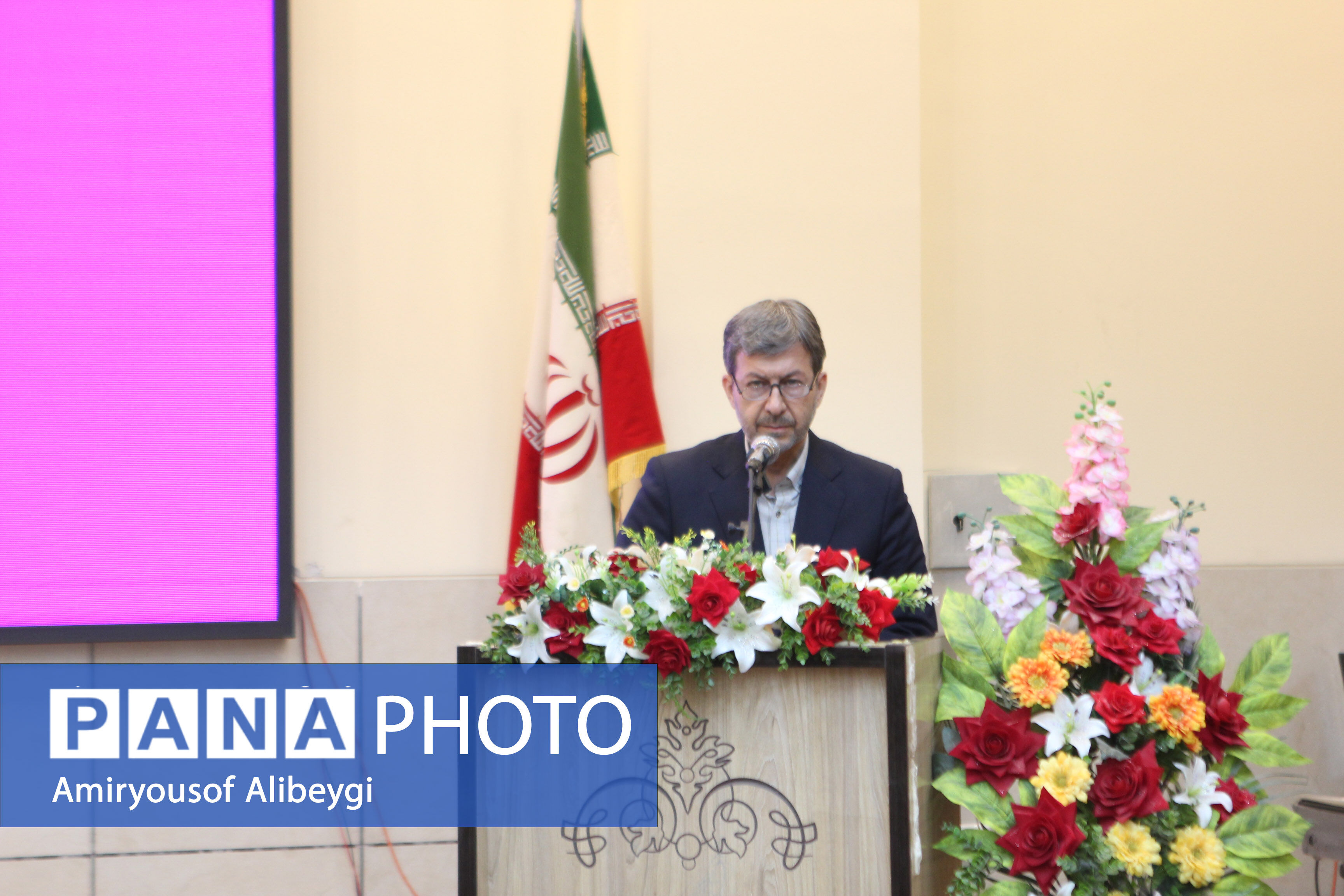 قدردانی استاندار اصفهان از فرهنگ مشارکت در مدرسه‌سازی کاشان