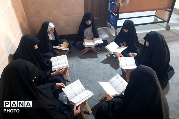 برپایی مراسم ختم برای شهادت رهبر شهید در مصلی شهرقدس 