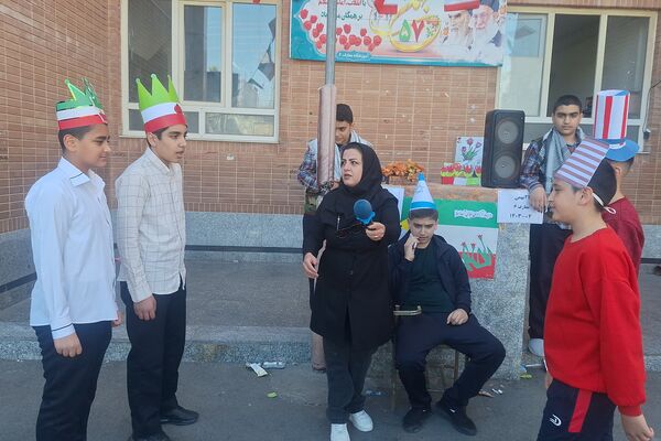 شادی دانش‌آموزان معارف ۶ در جشن پیروزی انقلاب 